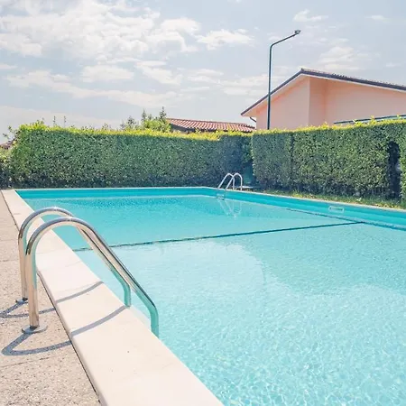 The House In The Vineyard - Italian Homing